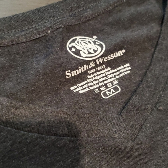 Cute Cute Smith and Wesson V-Neck Tee! Rare! - Picture 3 of 3